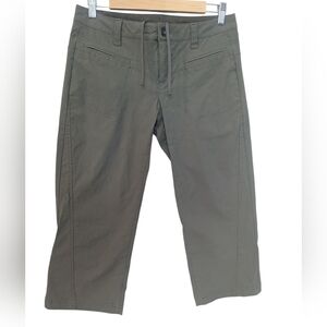 ATHLETA Trekkie Stretch Nylon Cropped Capri Hiking Pants Sage Green Size 6
